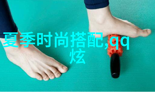 40岁短发时尚造型简约精致自然流浪优雅卷曲