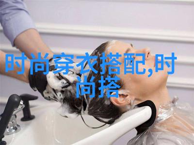 50岁女士时髦发型推荐中长发捲翹波浪短发精致直髮灰白色分叉辫