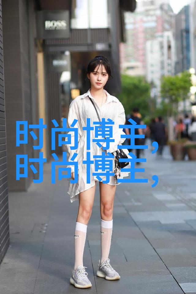 夜幕下的华尔兹晚礼服的诗意舞步