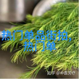 俏皮甜美一抹红唇引领潮流2022春夏女性头饰选择指南