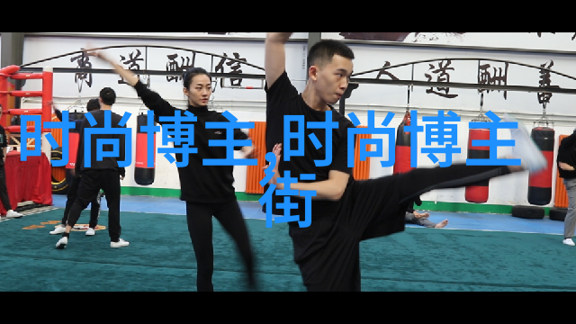 秋冬时尚预告厚重连衣裙与大胆颜色的结合体验