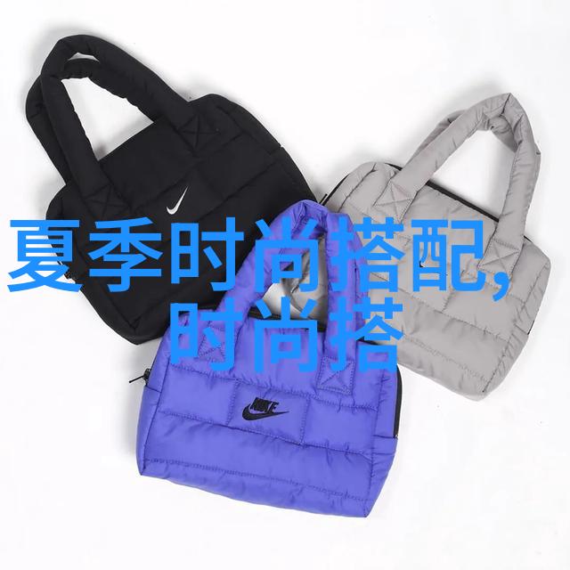 男人大鸟翱翔蓝天的雄姿