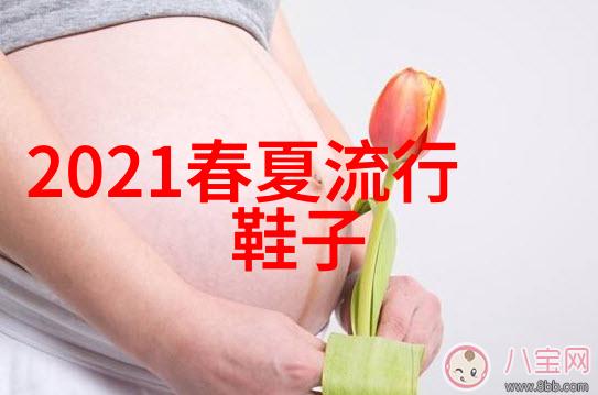 医生与机器人深度开发1V3梁医生的未来医疗探索