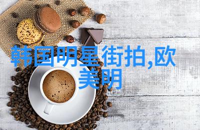 万圣节前夕T台上大码泳装比基尼走秀人物们展示了个性化的时尚风格