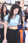 金智妮时尚穿搭图片大全Jennie Kim机场