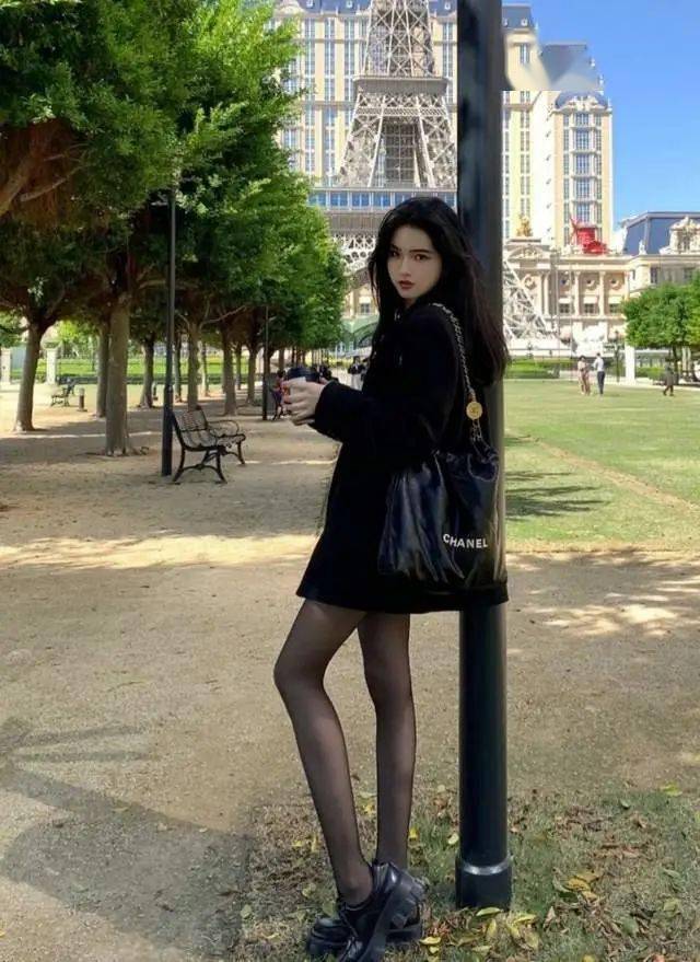 周迅街拍穿搭图片裙子_明星穿搭街拍_欧美达人街拍穿搭示范