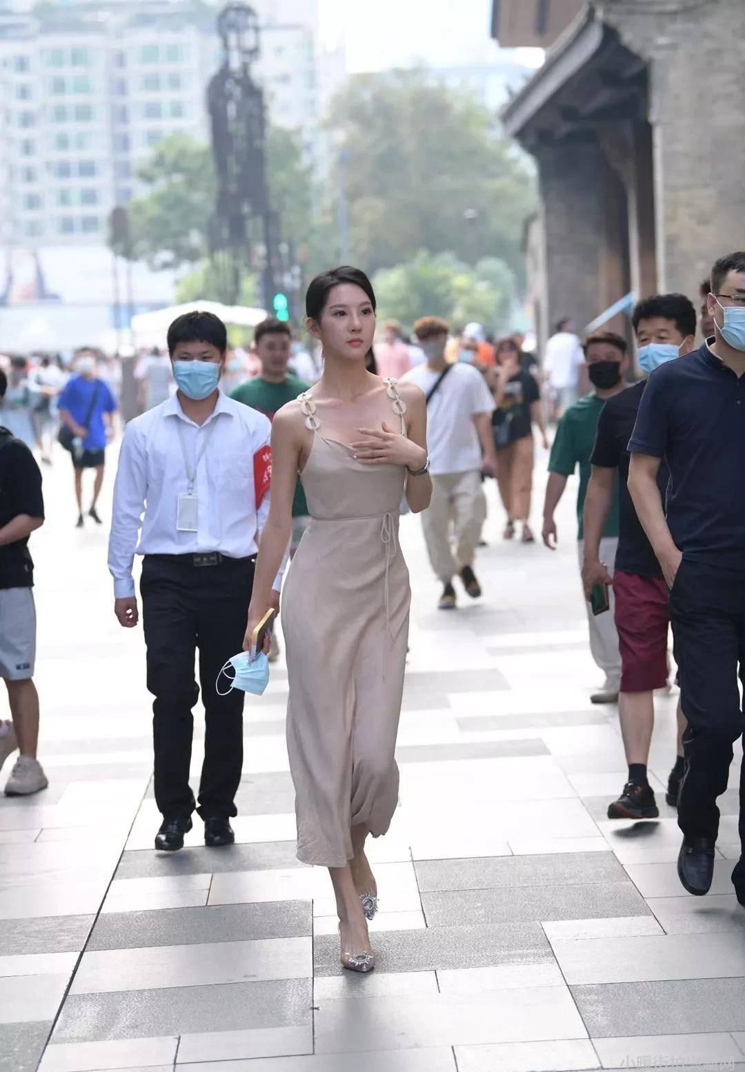 街拍时尚博主是谁_街拍时尚博主有哪些_时尚博主街拍