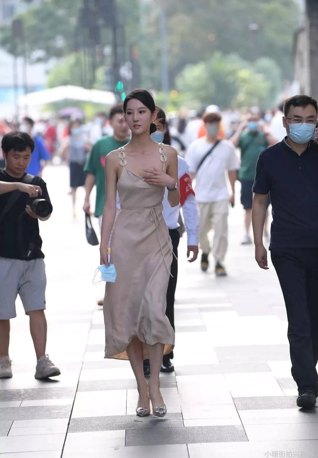 街拍时尚博主有哪些_街拍时尚博主是谁_时尚博主街拍
