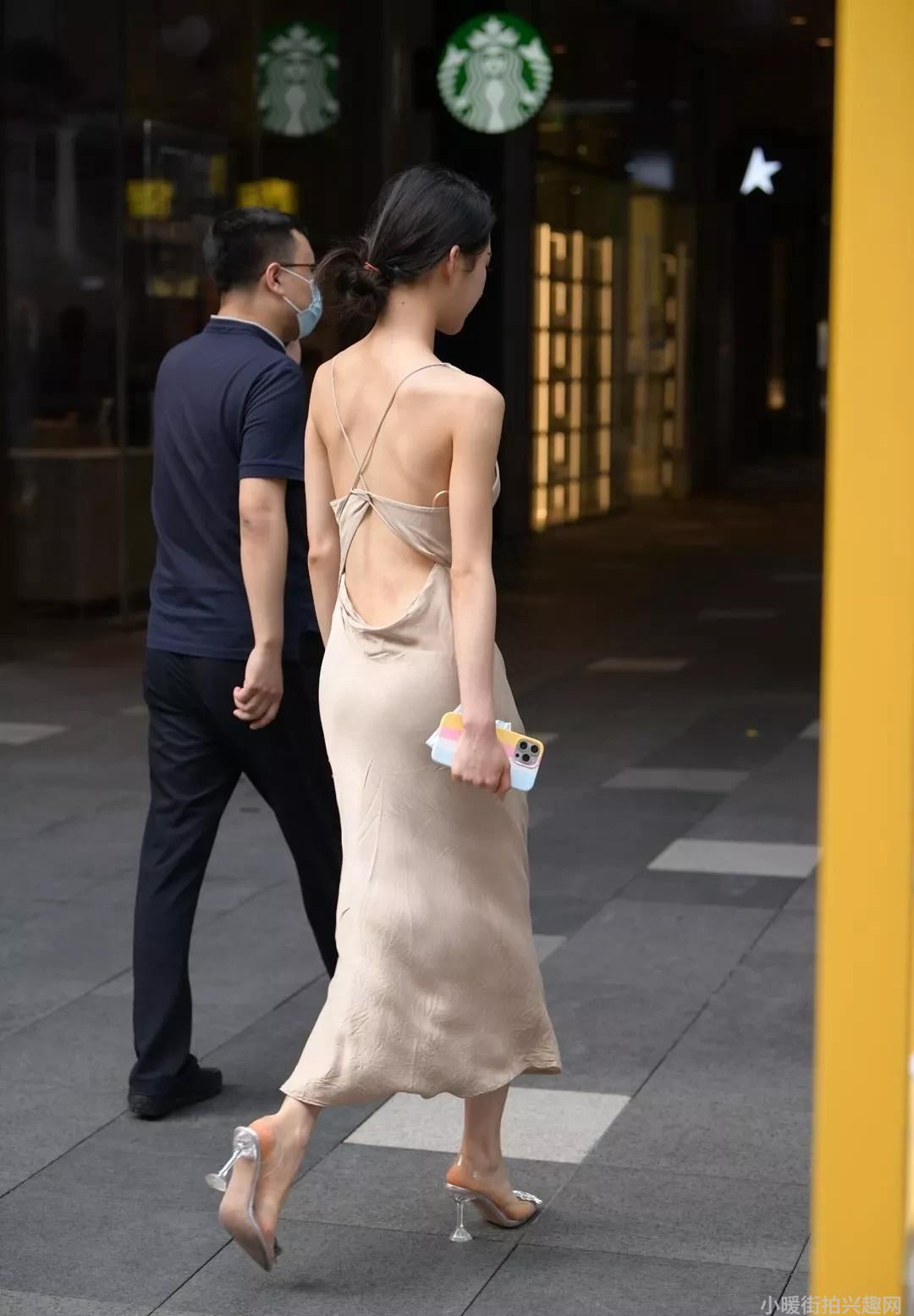 街拍时尚博主是谁_时尚博主街拍_街拍时尚博主有哪些