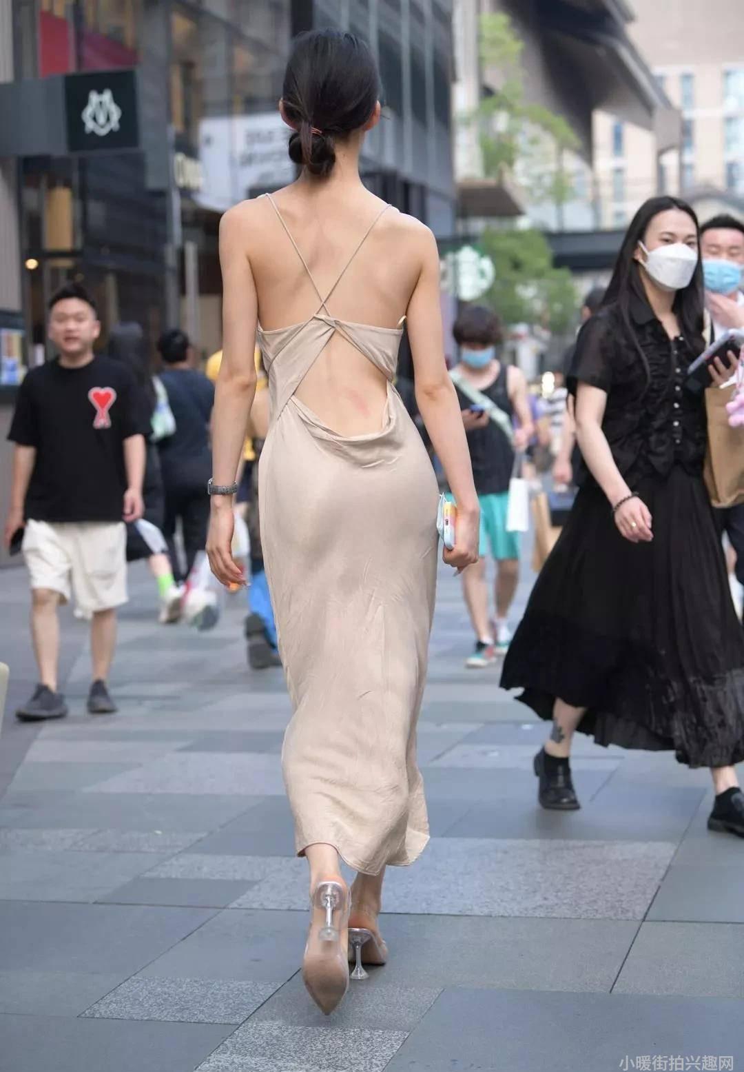 时尚博主街拍_街拍时尚博主有哪些_街拍时尚博主是谁