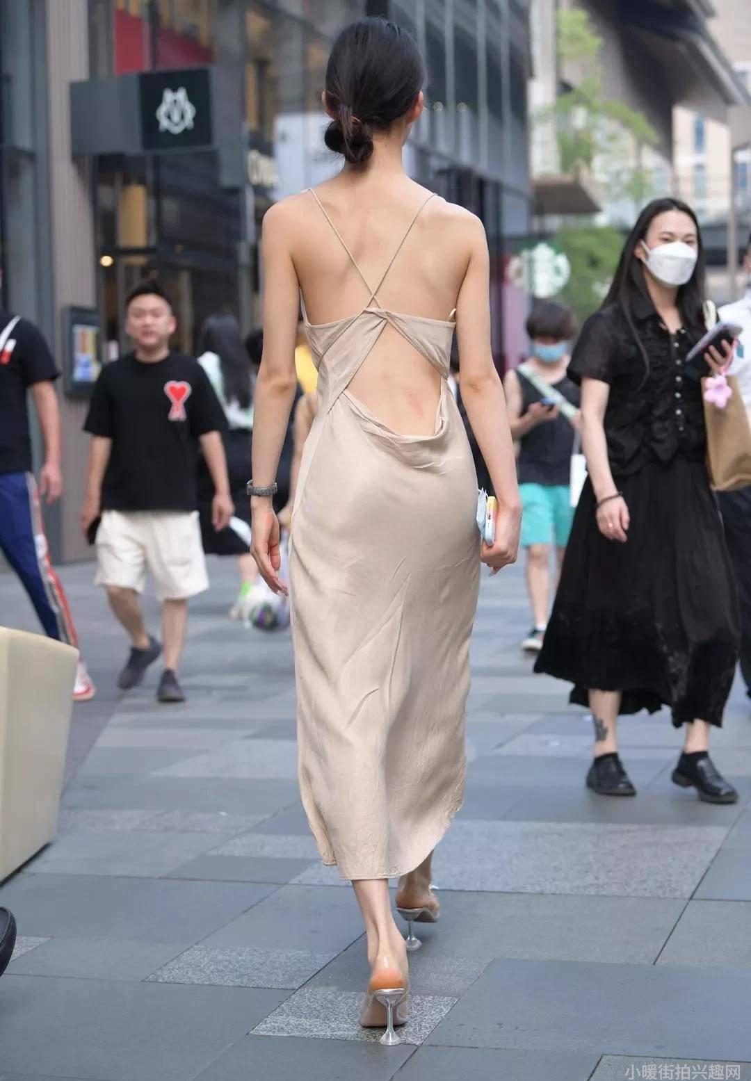 街拍时尚博主是谁_时尚博主街拍_街拍时尚博主有哪些