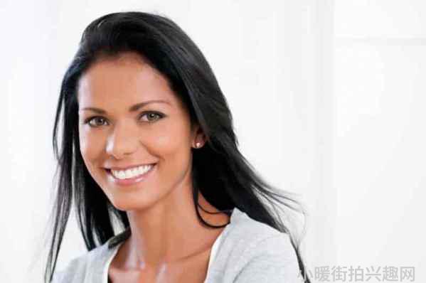 欧美明星秋季街拍_欧美明星秋冬街拍_2020秋冬欧美街拍
