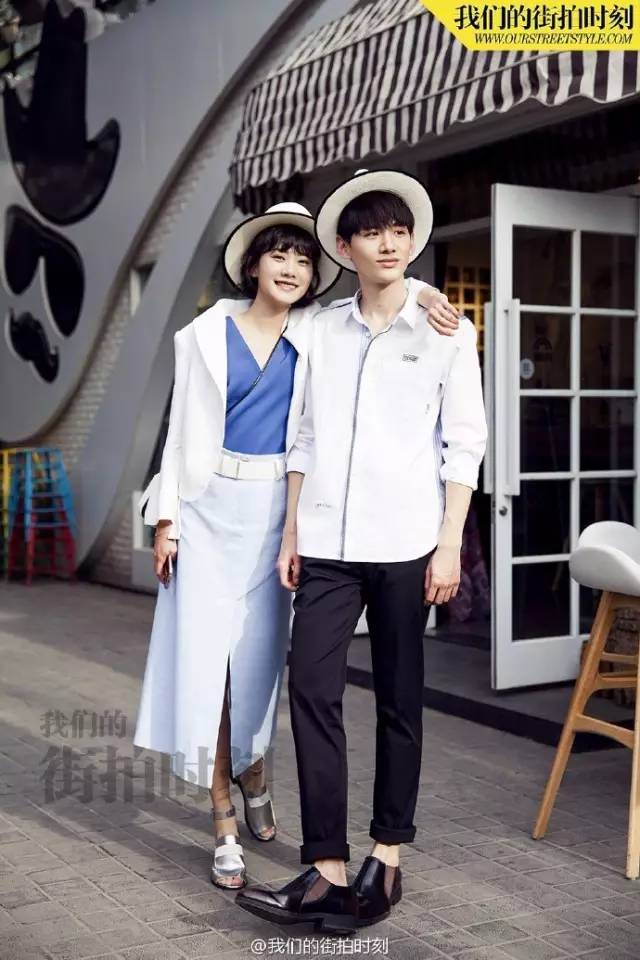 街拍牛仔裤美女穿搭2018夏_明星街拍穿搭图片_明星穿搭街拍